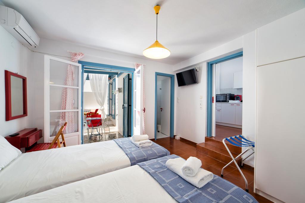Fivos Apartments Alikí Екстериор снимка